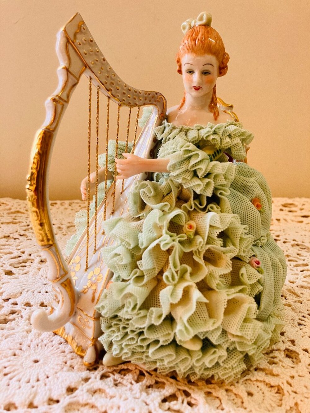Irish Dresden Porcelain 'Sinead' figurine - Emerald Collection